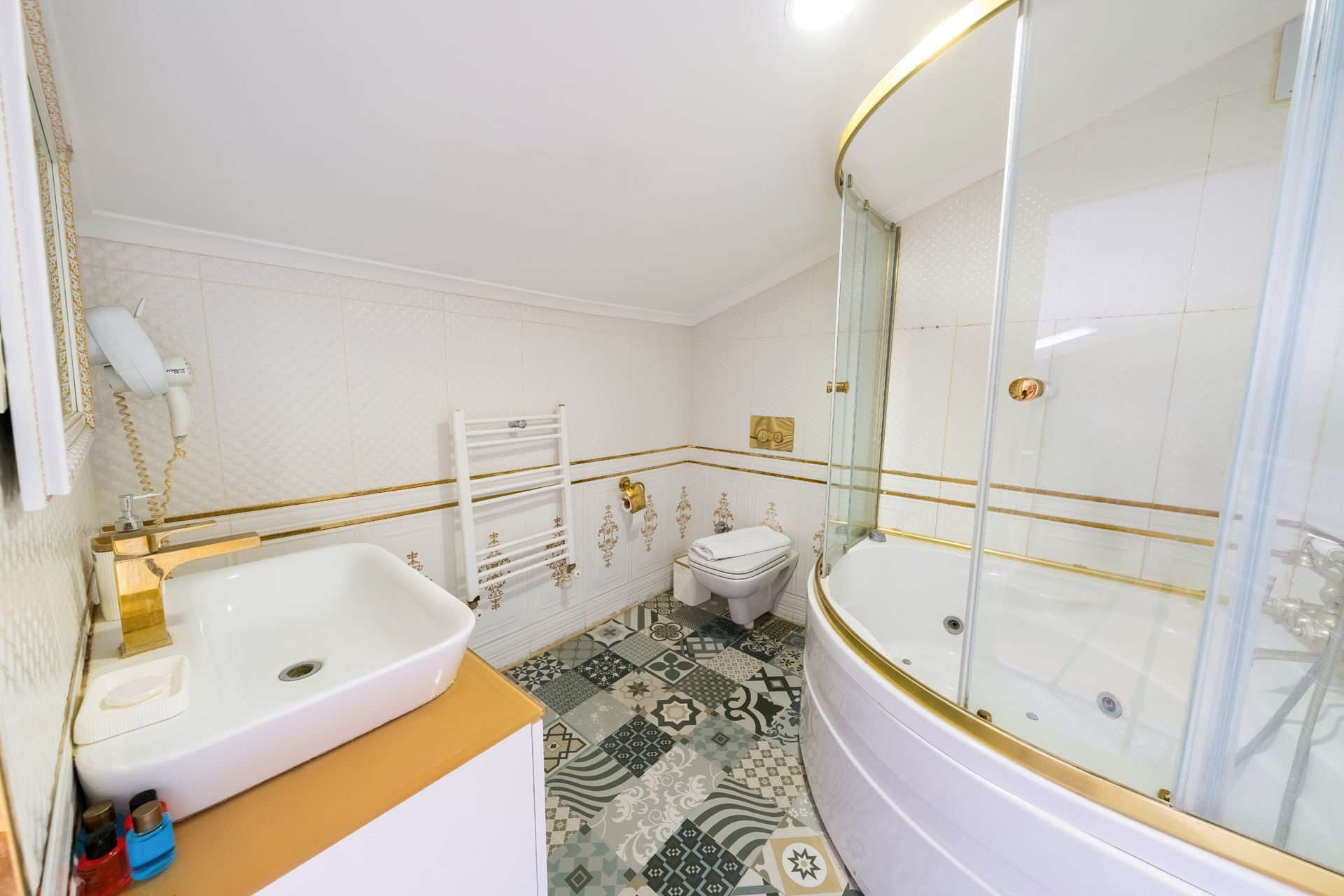 Penthouse Suite with Jacuzzi